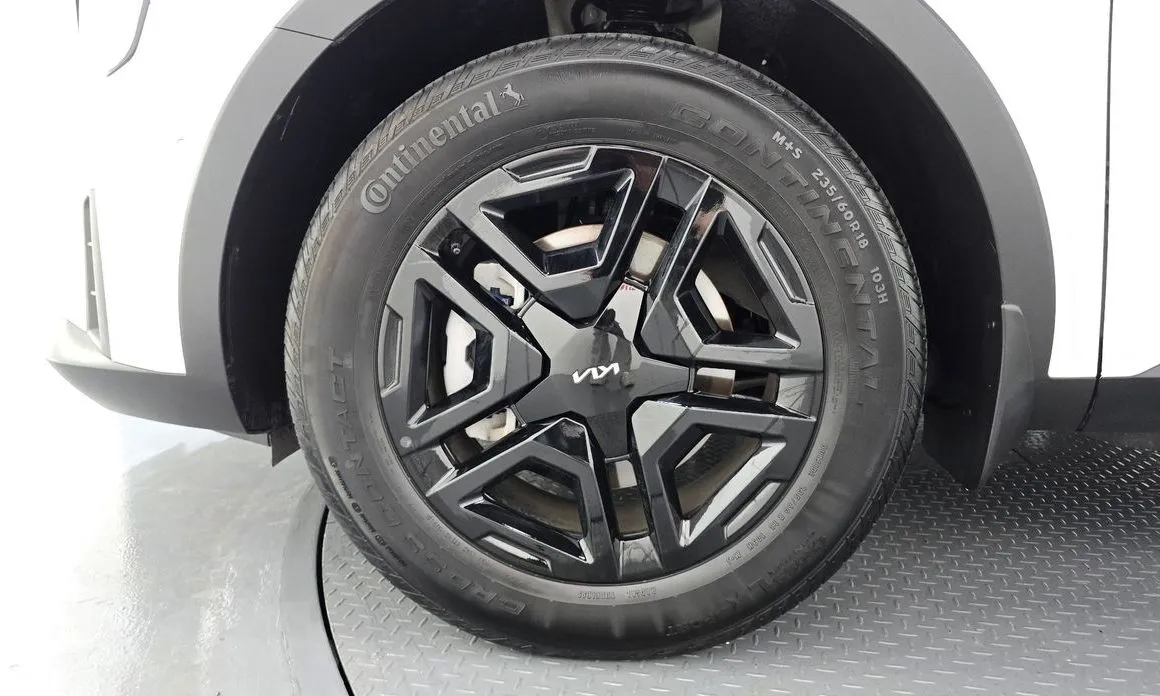 Kia Sorento — фото 7