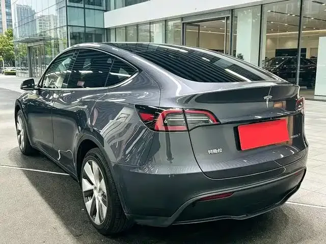Tesla Model Y — фото 9