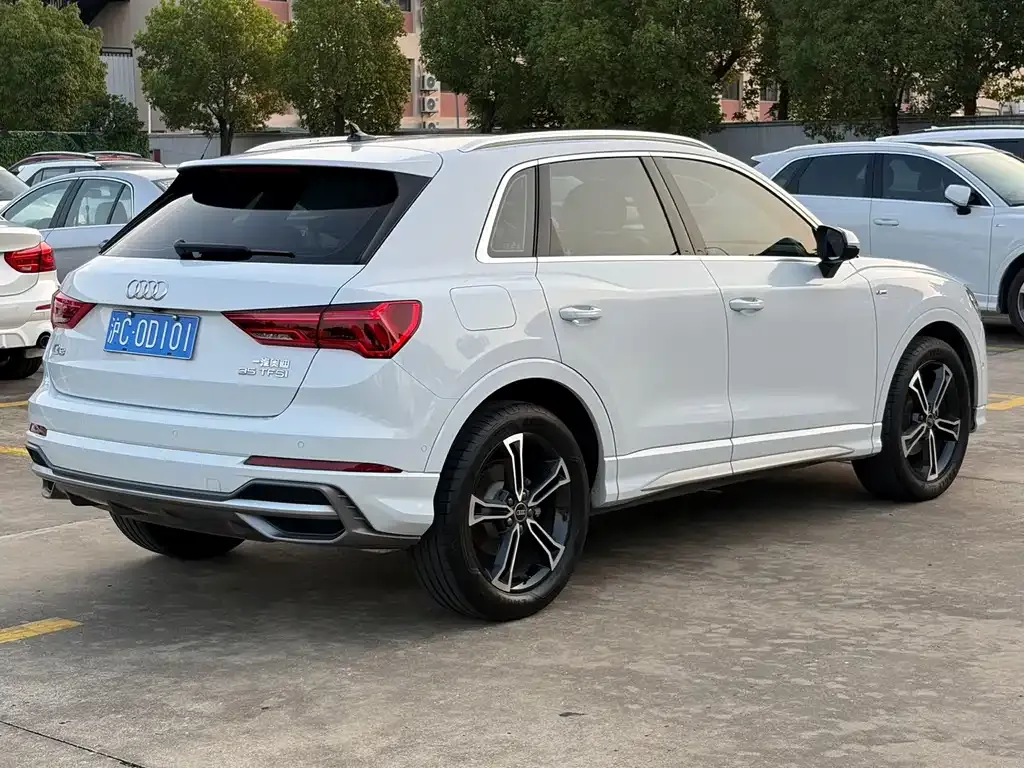 Audi Q3 — фото 5