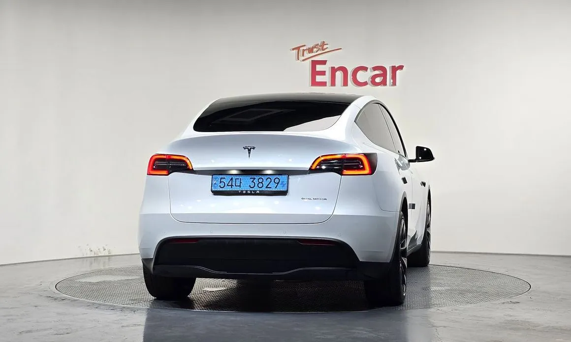 Tesla Model Y — фото 5