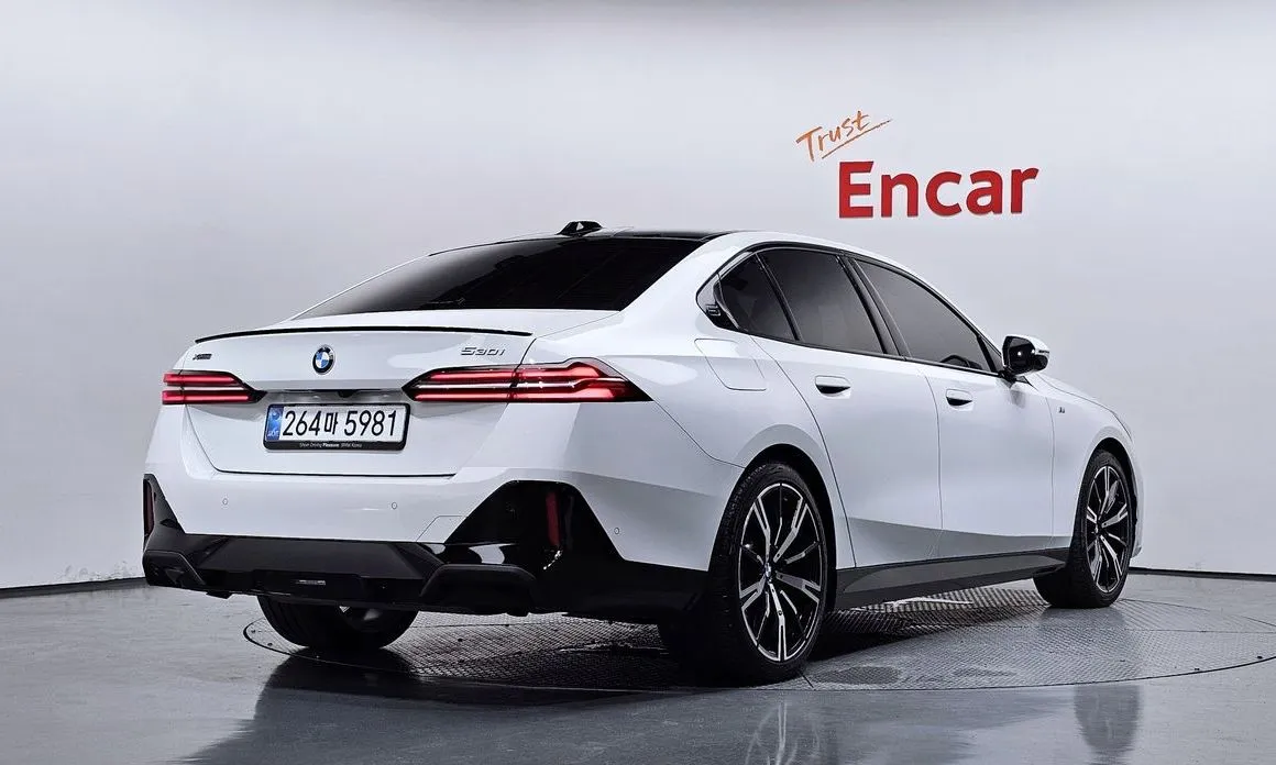 BMW 5-Series — фото 5