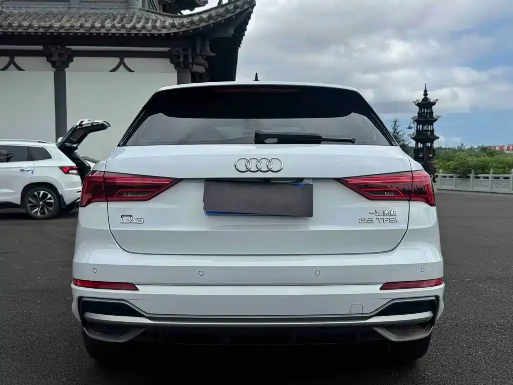 Audi Q3 — фото 7