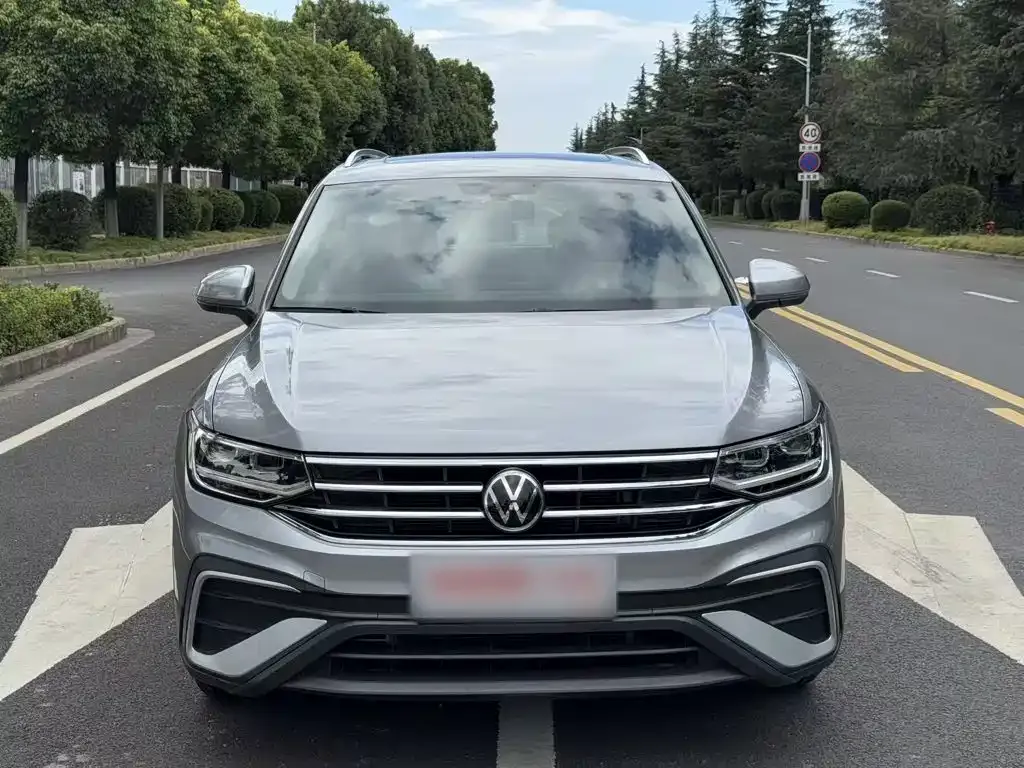 Volkswagen Tiguan L — фото 5