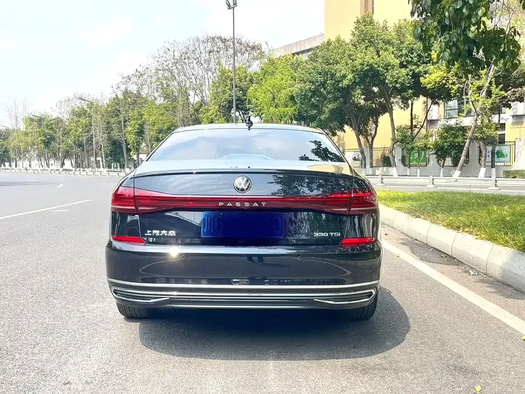 Volkswagen Passat — фото 7