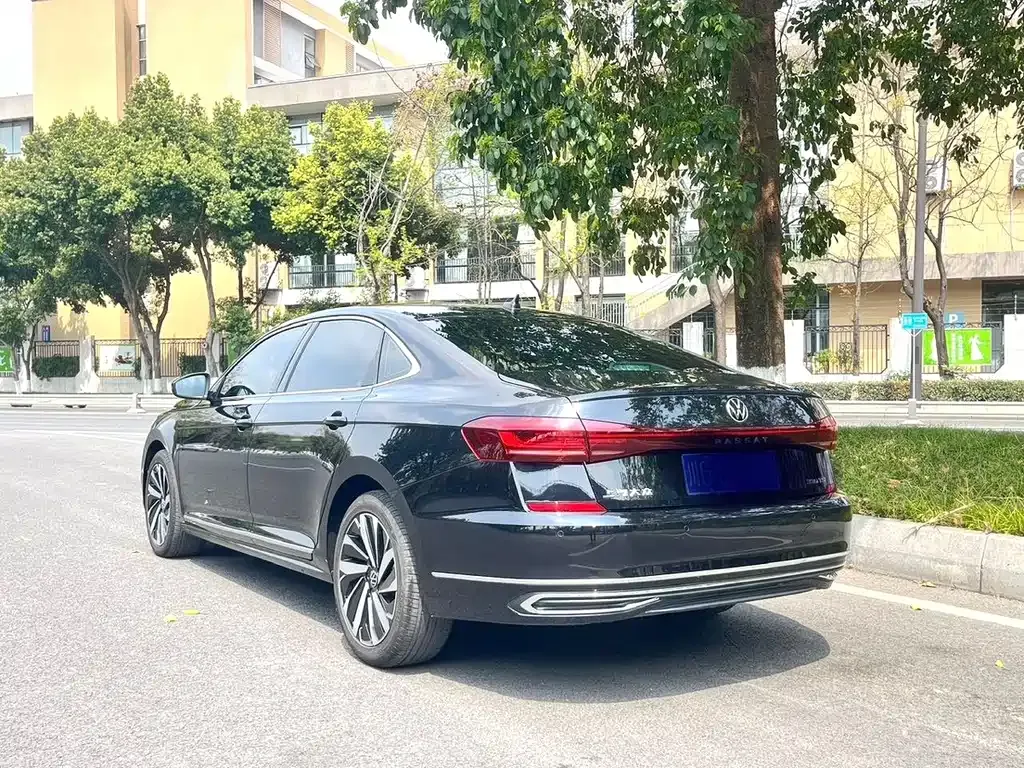 Volkswagen Passat — фото 5
