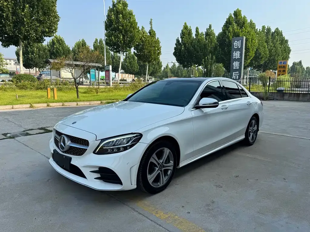Mercedes-Benz C-Class — фото 1