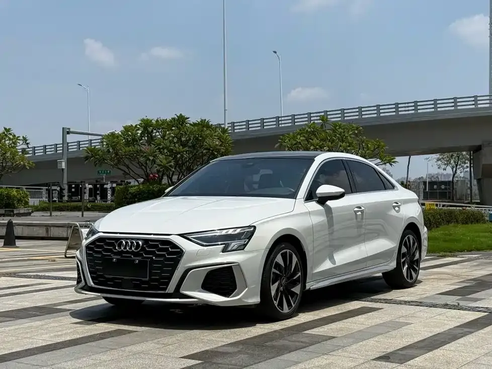 Audi A3 — фото 1