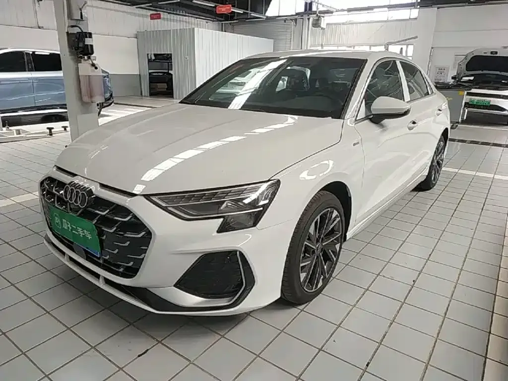 Audi A3 — фото 1