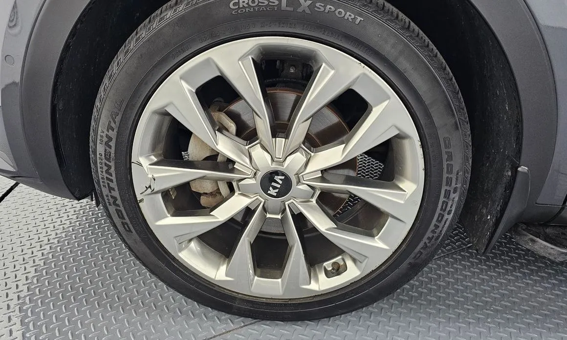 Kia Sorento — фото 8