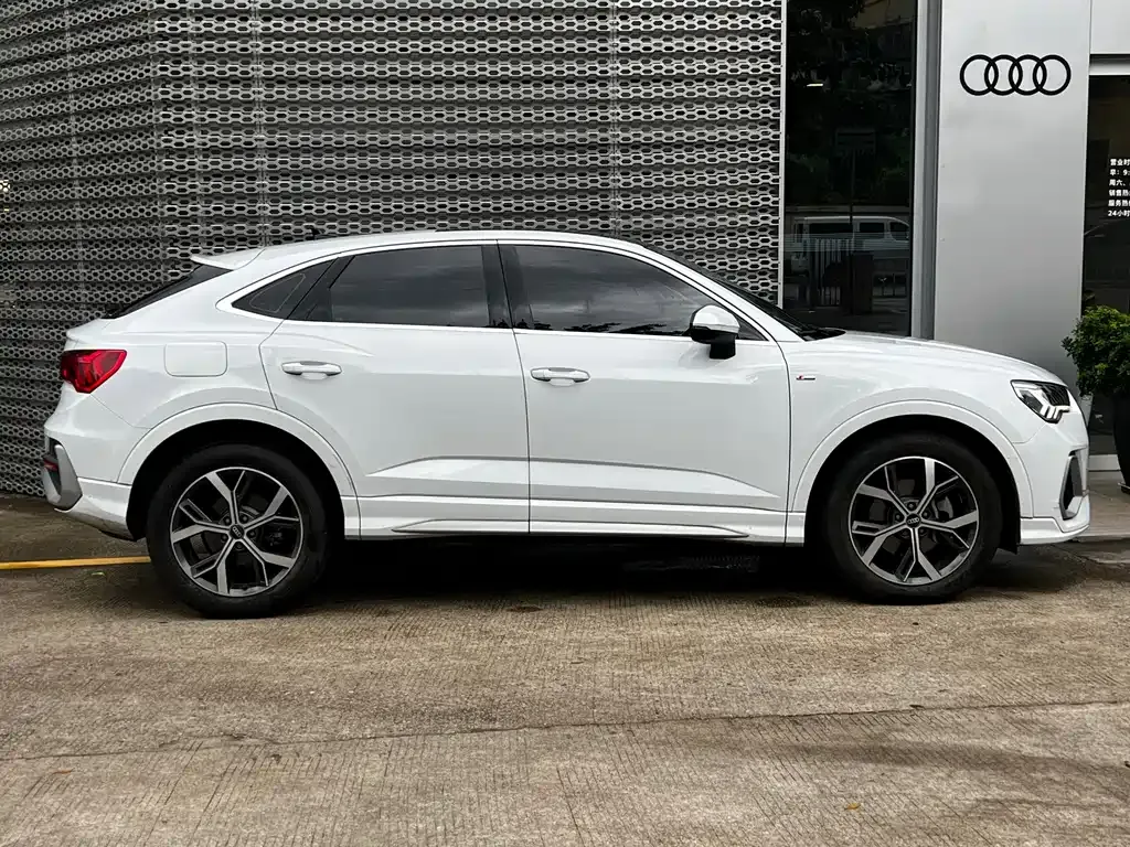 Audi Q3 Sportback — фото 7