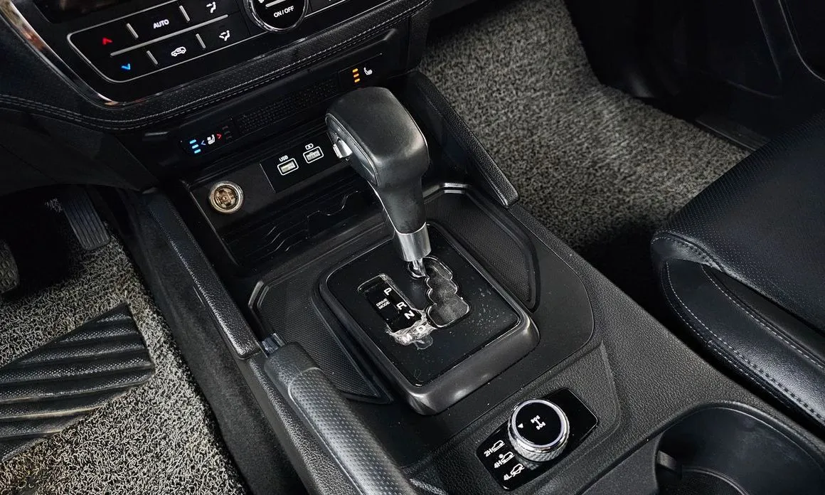 KG Mobility (Ssangyong) Rexton — фото 9