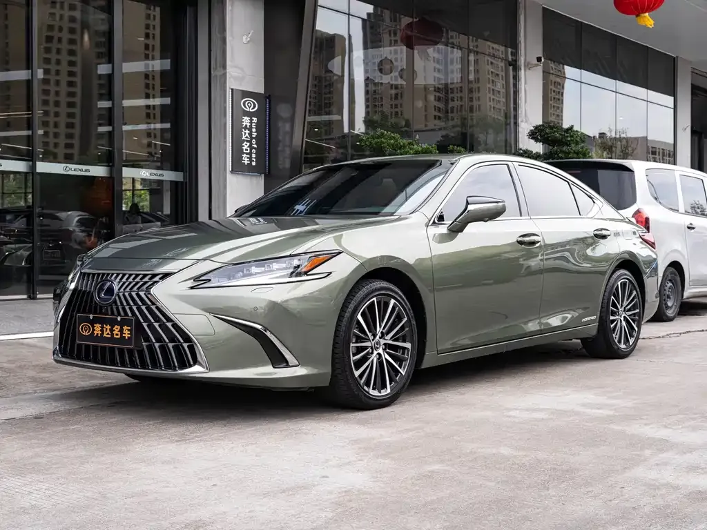 Lexus ES — фото 1