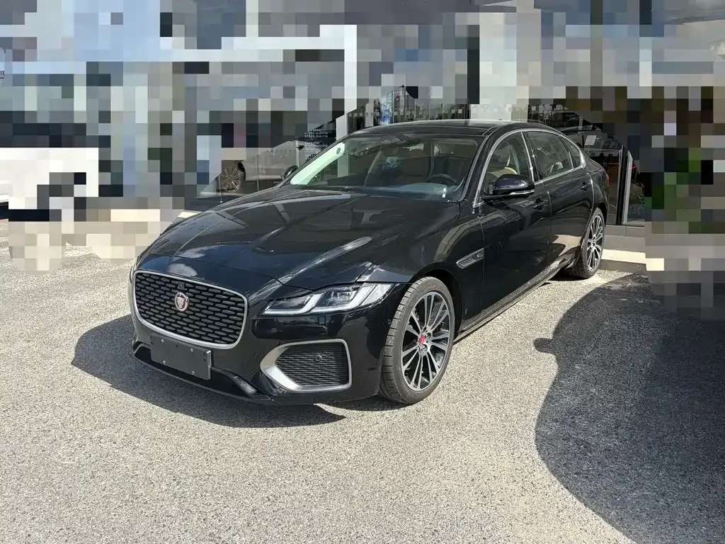 Jaguar XFL — фото 1