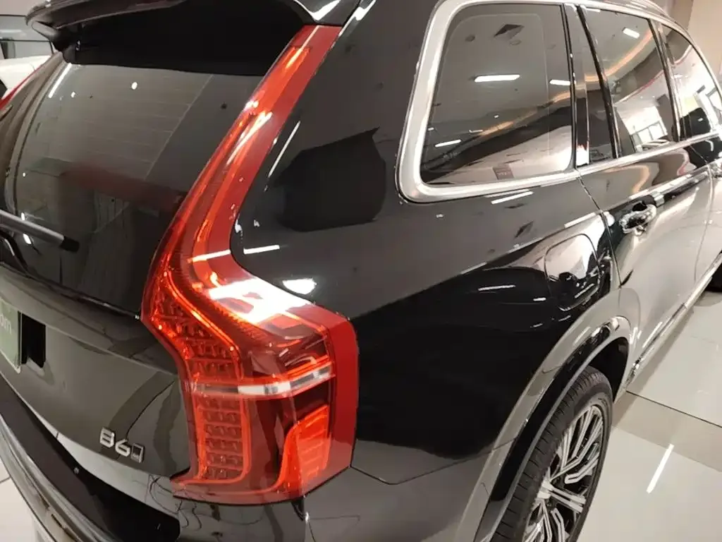 Volvo XC90 — фото 9
