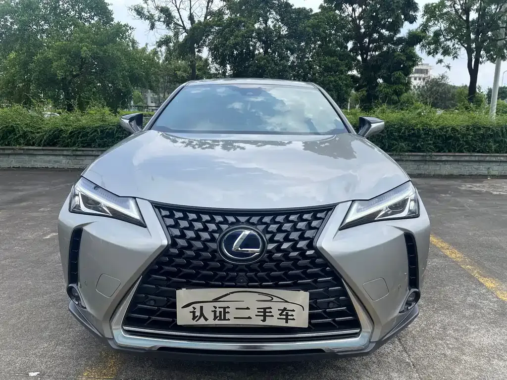 Lexus UX — фото 8