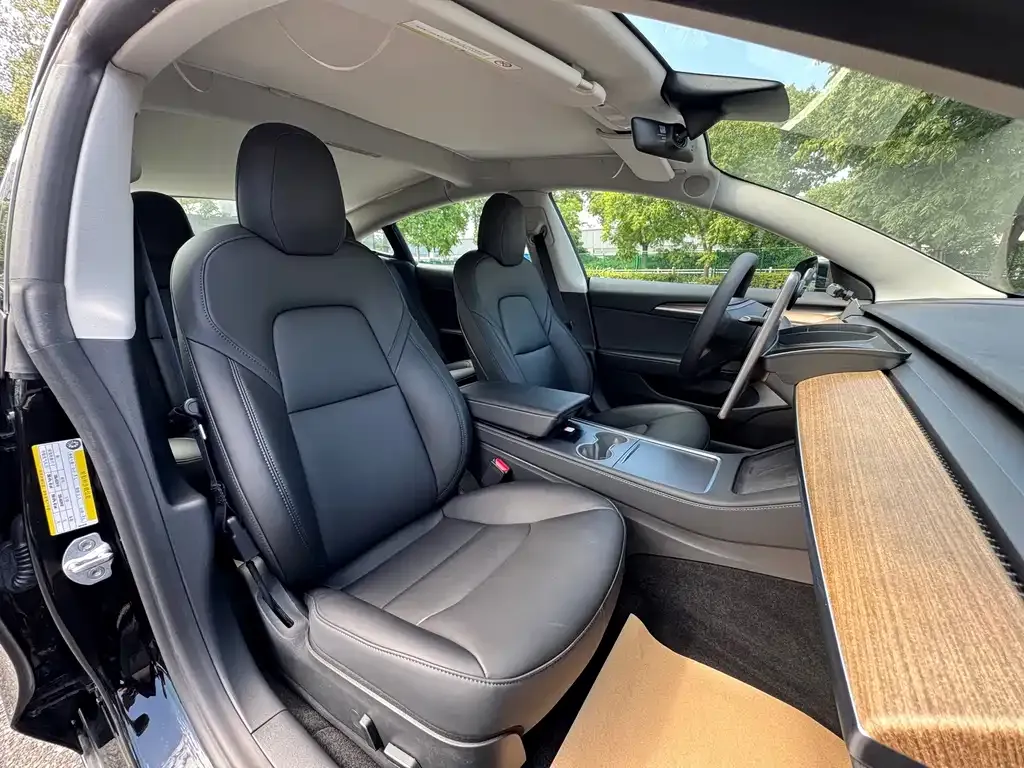 Tesla Model 3 — фото 10