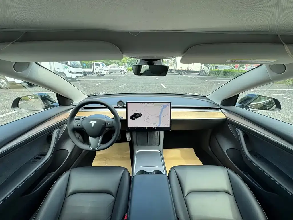 Tesla Model 3 — фото 3