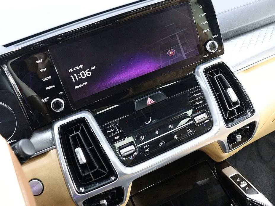 Kia Sorento — фото 9