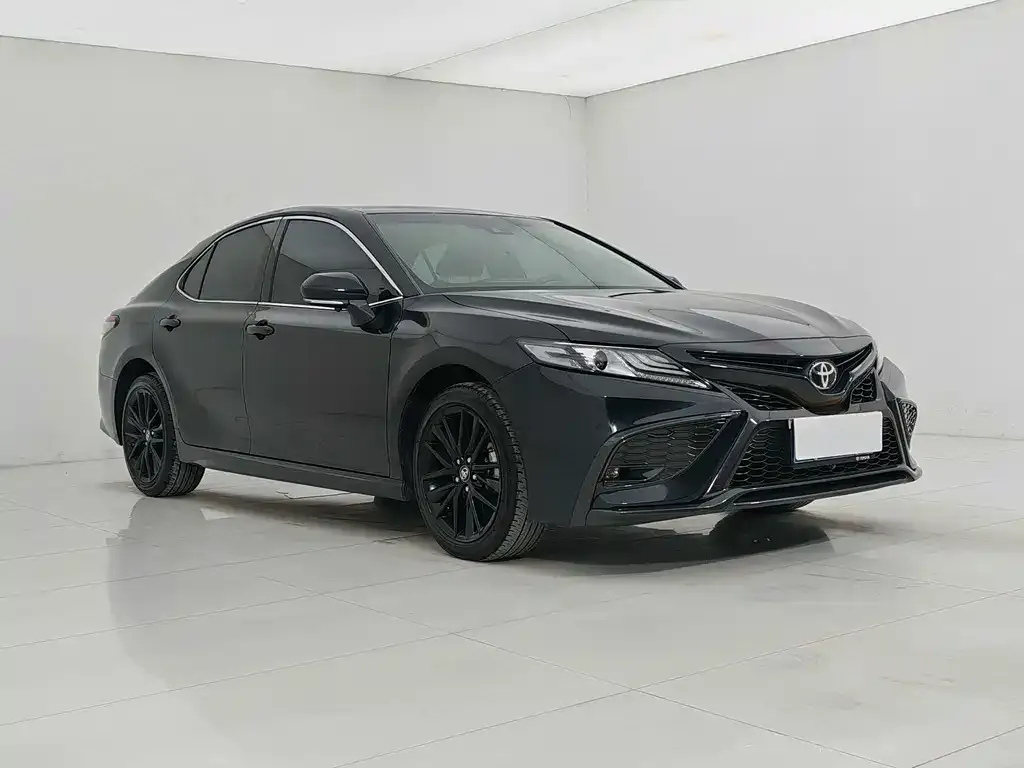 Toyota Camry — фото 5