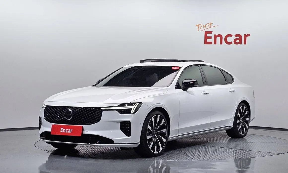 Volvo S90 — фото 1