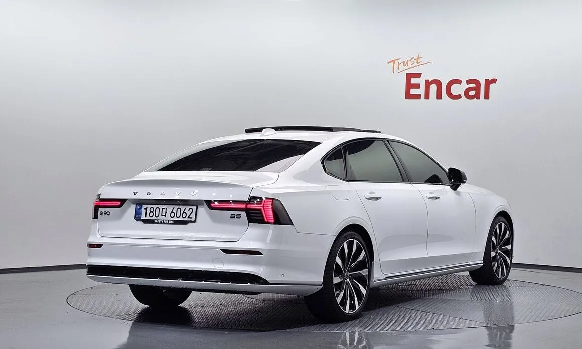 Volvo S90 — фото 5