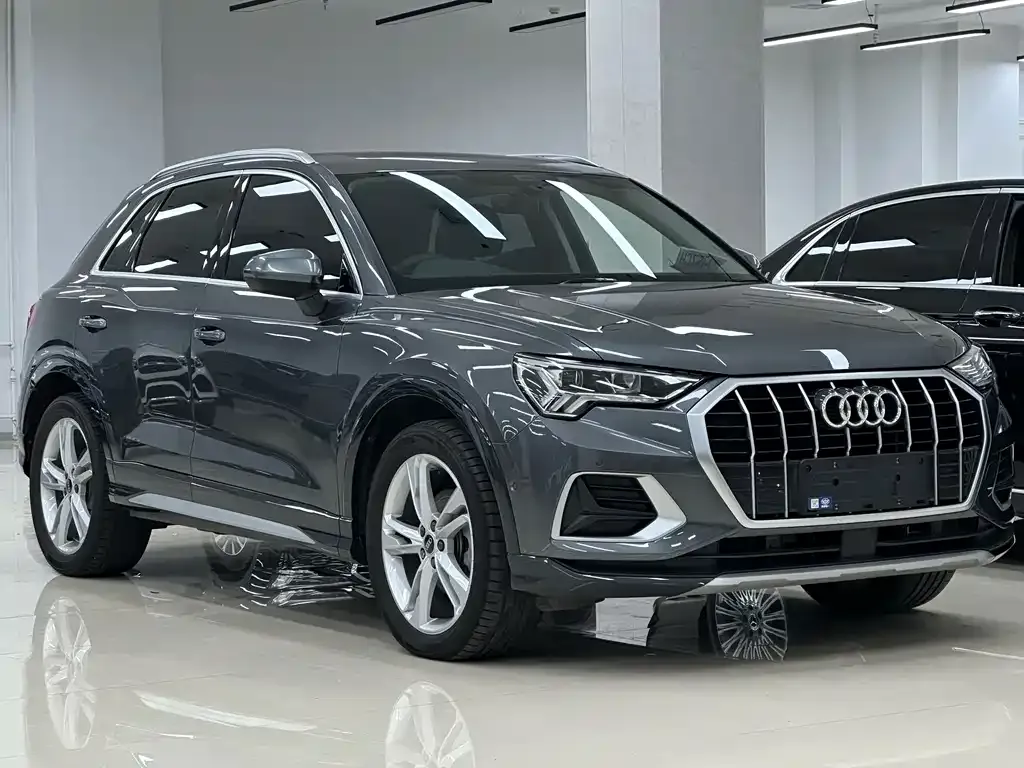 Audi Q3 — фото 1