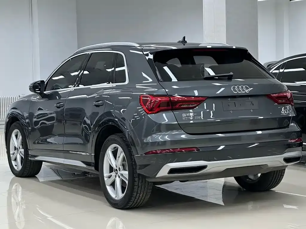 Audi Q3 — фото 10