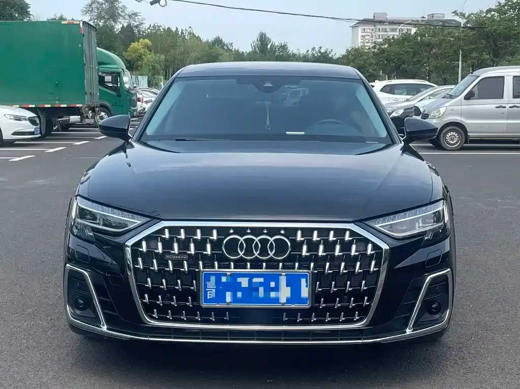 Audi A8 — фото 6