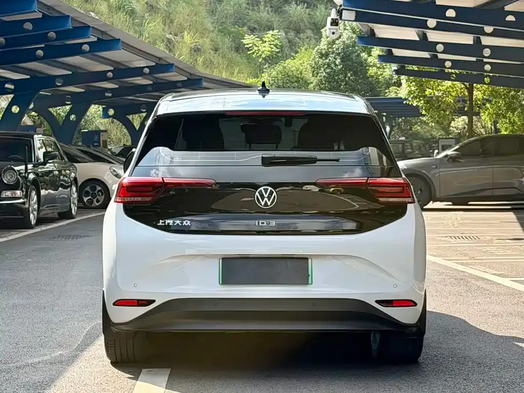 Volkswagen ID.3 — фото 10