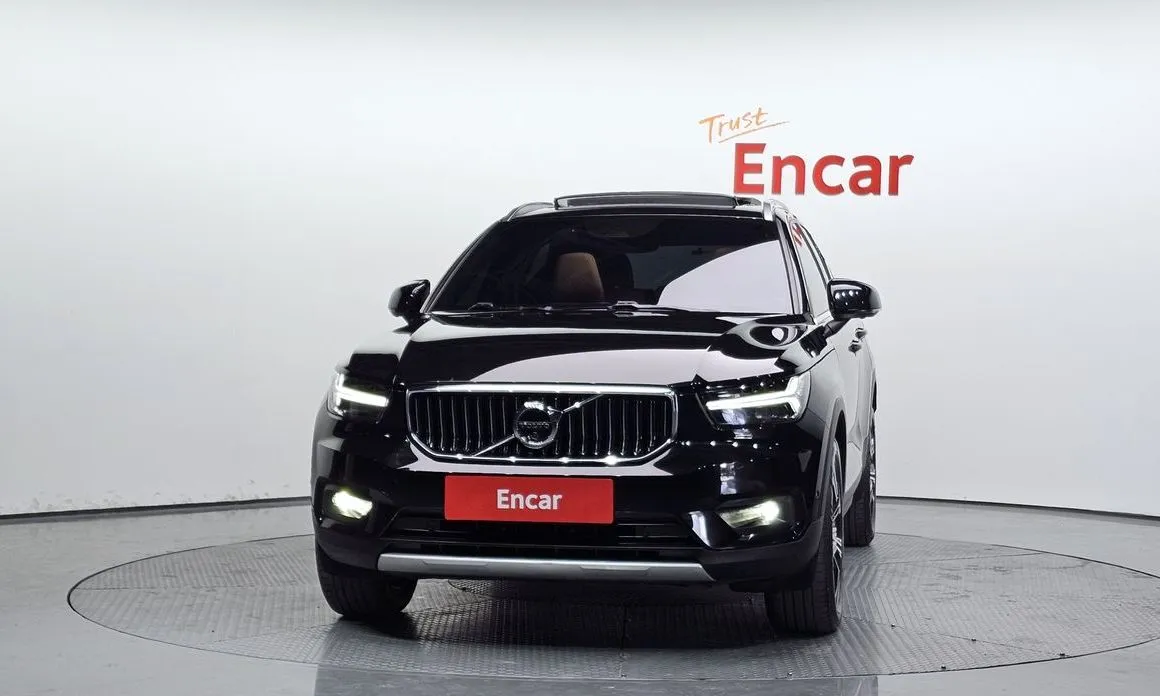 Volvo XC40 — фото 3