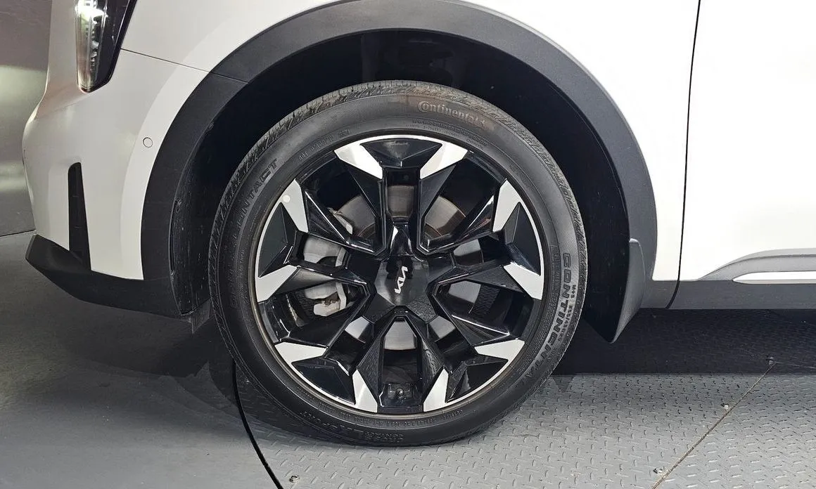 Kia Sorento — фото 7
