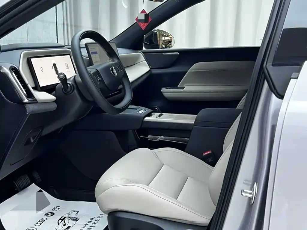 Volvo XC70 Plug-in Hybrid — фото 6