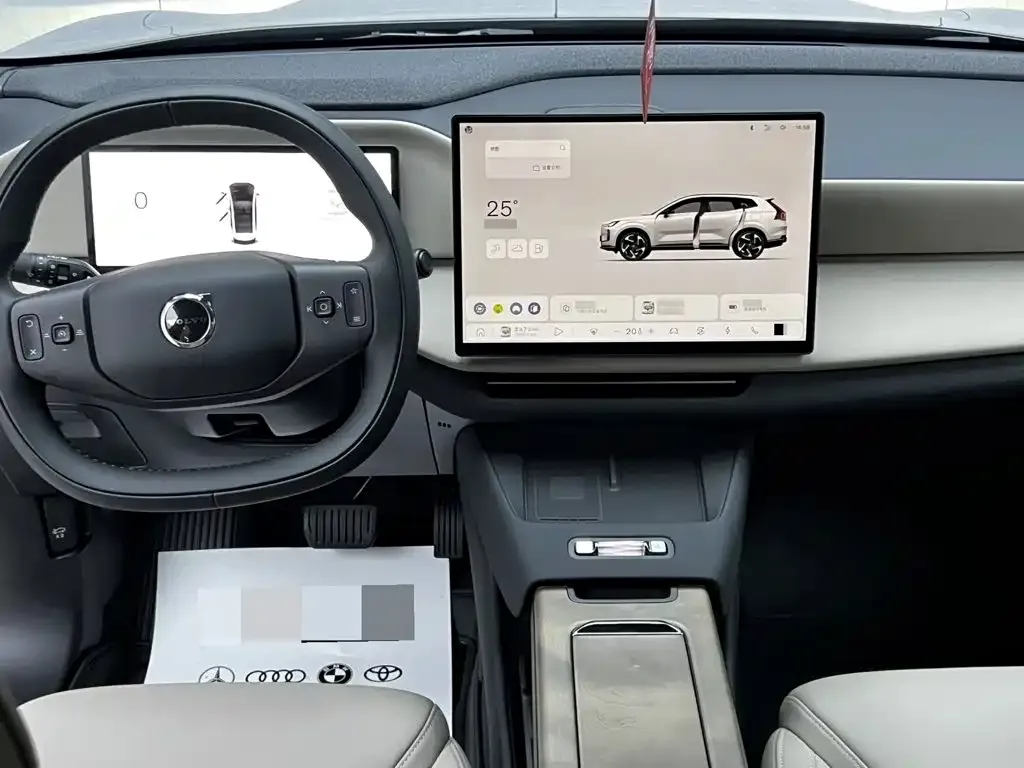 Volvo XC70 Plug-in Hybrid — фото 9