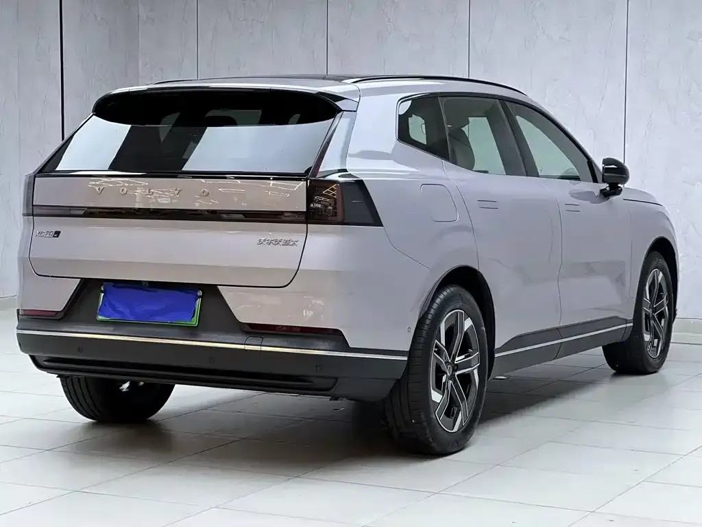 Volvo XC70 Plug-in Hybrid — фото 8