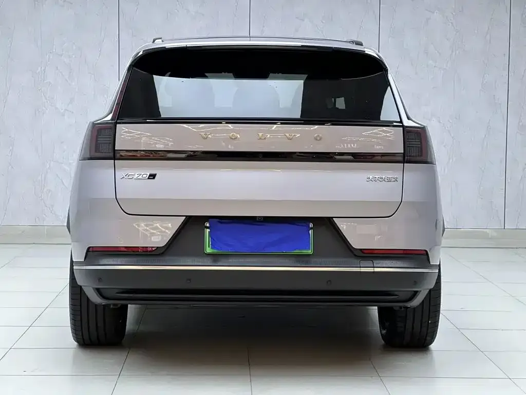 Volvo XC70 Plug-in Hybrid — фото 4
