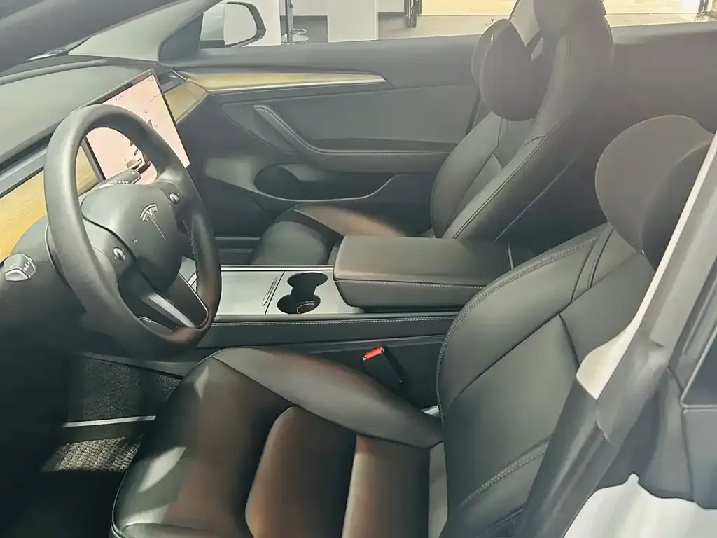 Tesla Model 3 — фото 5