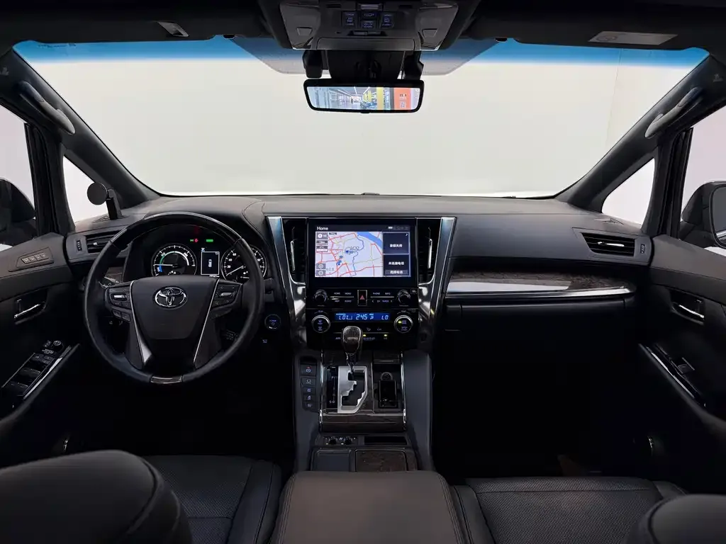 Toyota Alphard — фото 10