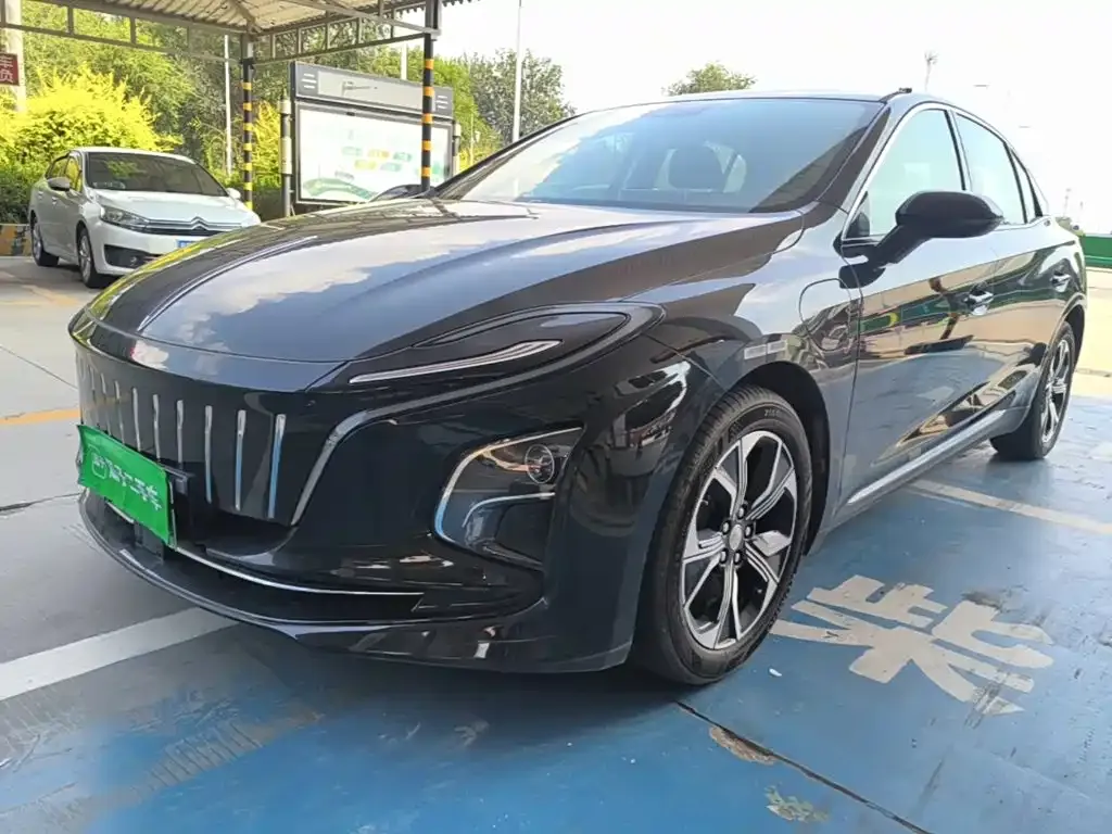 Hongqi E-QM5 — фото 1