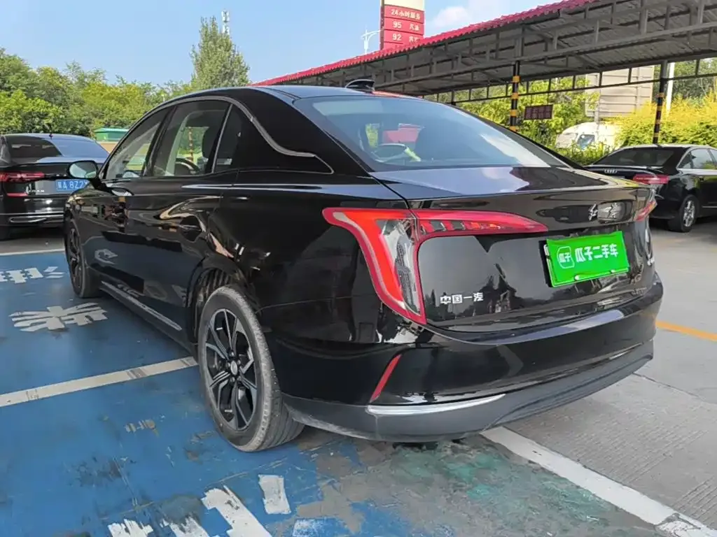 Hongqi E-QM5 — фото 10