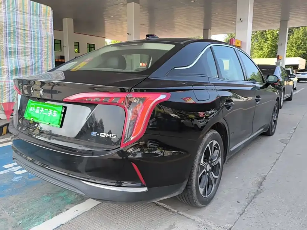 Hongqi E-QM5 — фото 9