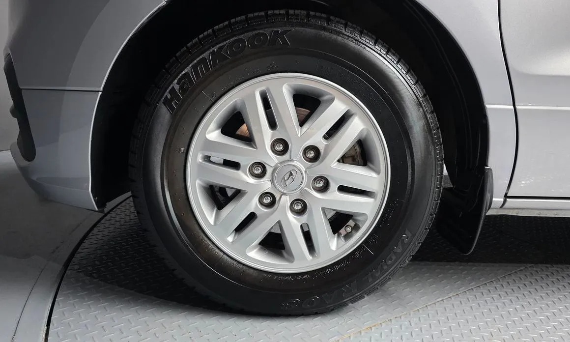 Hyundai Starex — фото 10