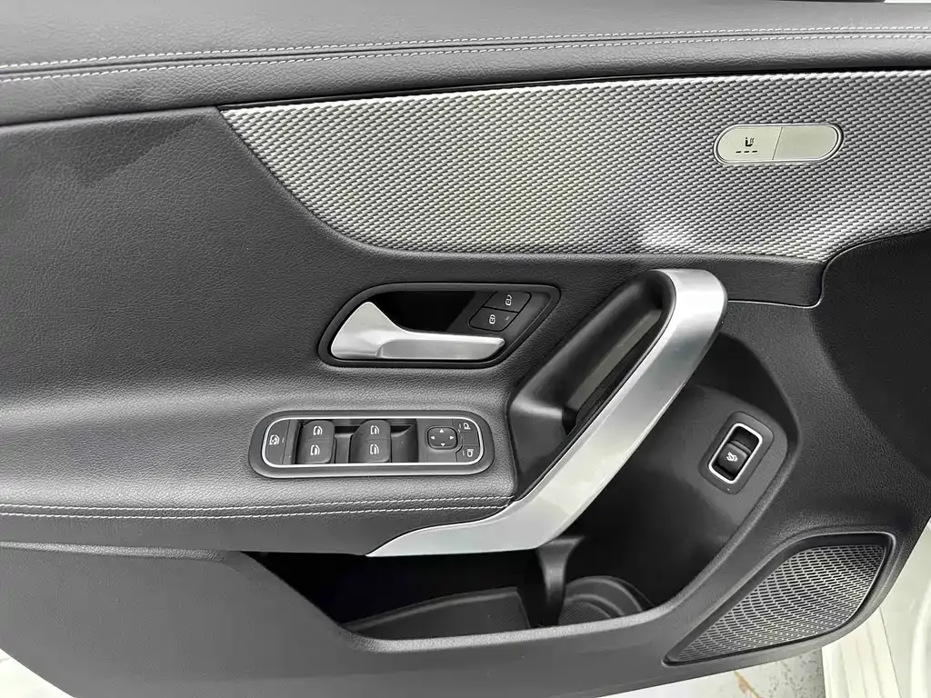 Mercedes-Benz A-Class — фото 10