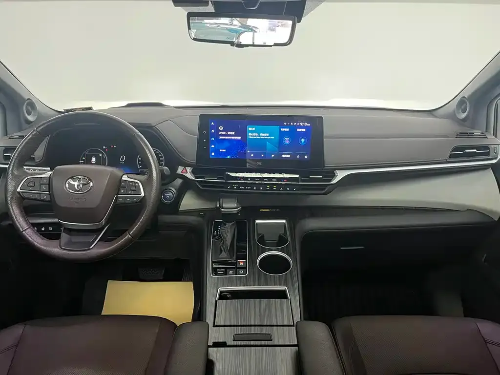 Toyota Granvia — фото 8