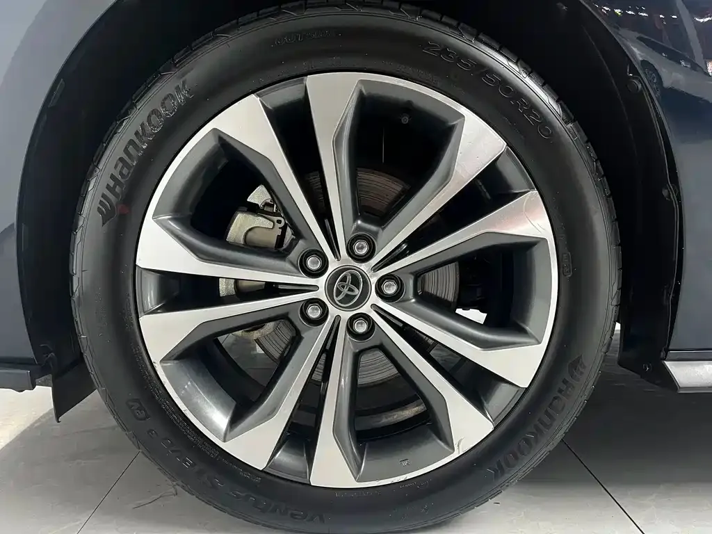 Toyota Granvia — фото 10