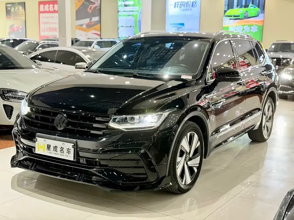Volkswagen Tiguan L — фото 7