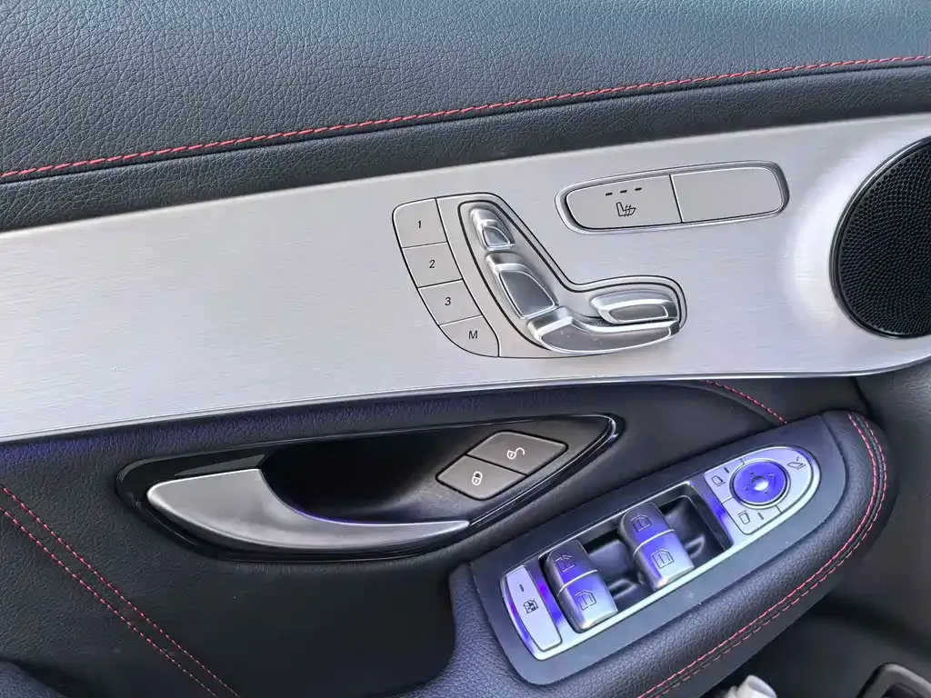 Mercedes-Benz GLC AMG — фото 10
