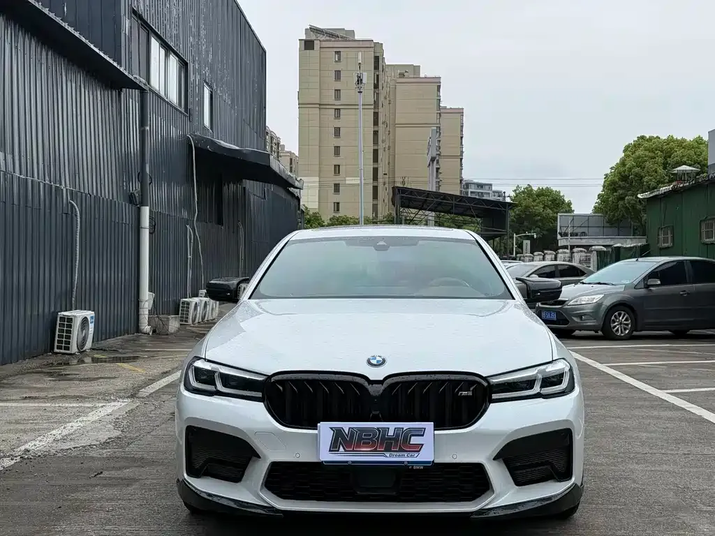 BMW 5 Series — фото 10