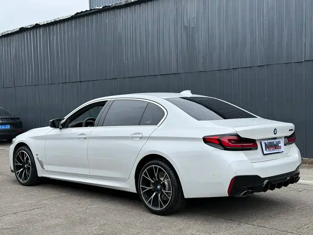 BMW 5 Series — фото 9
