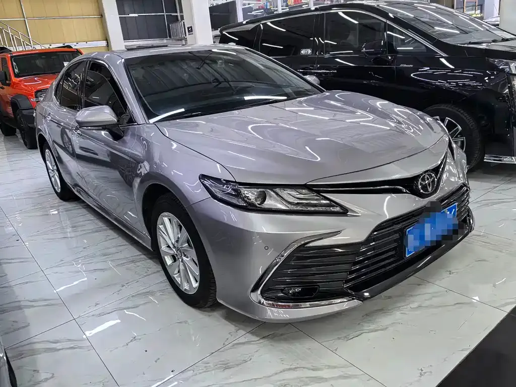 Toyota Camry — фото 8