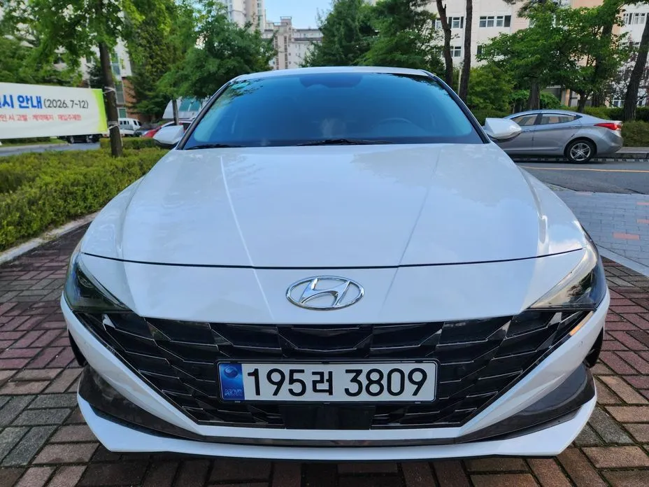 Hyundai AVANTE — фото 1